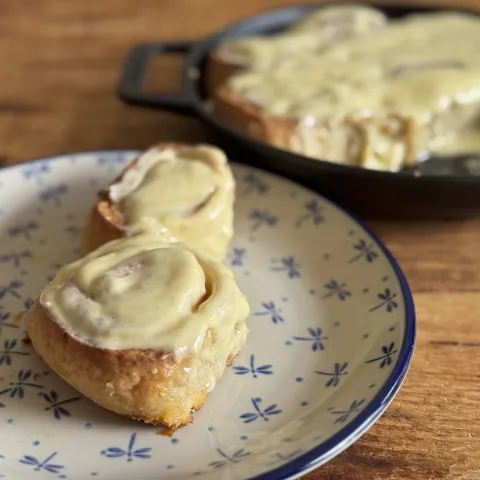 Lemon curd Rolls single