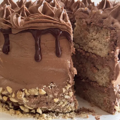 Hazelnoot melkchocolade taart doorsnee