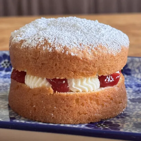Mini Victoria Sponge cake